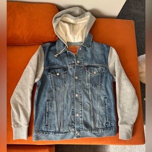 Levis Relaxed Fit Denim Jacket with Hood